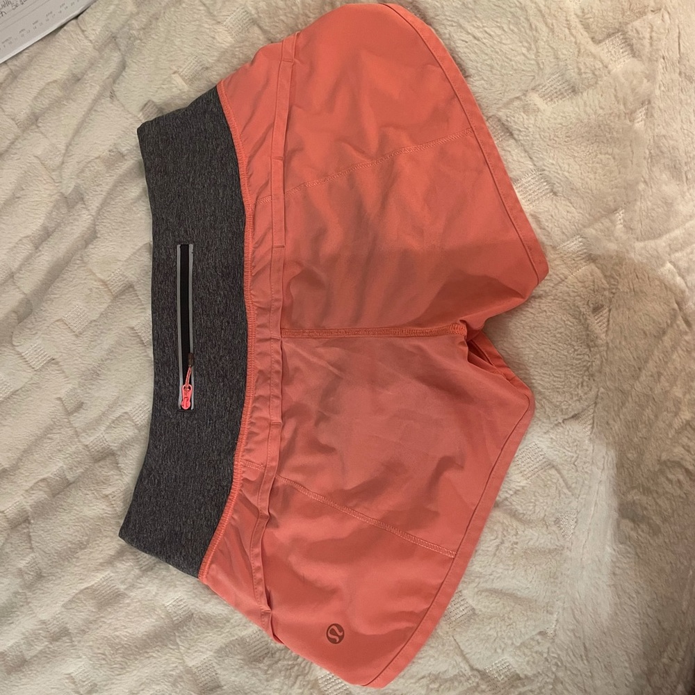 LuluLemon Speed Shorts Size 4